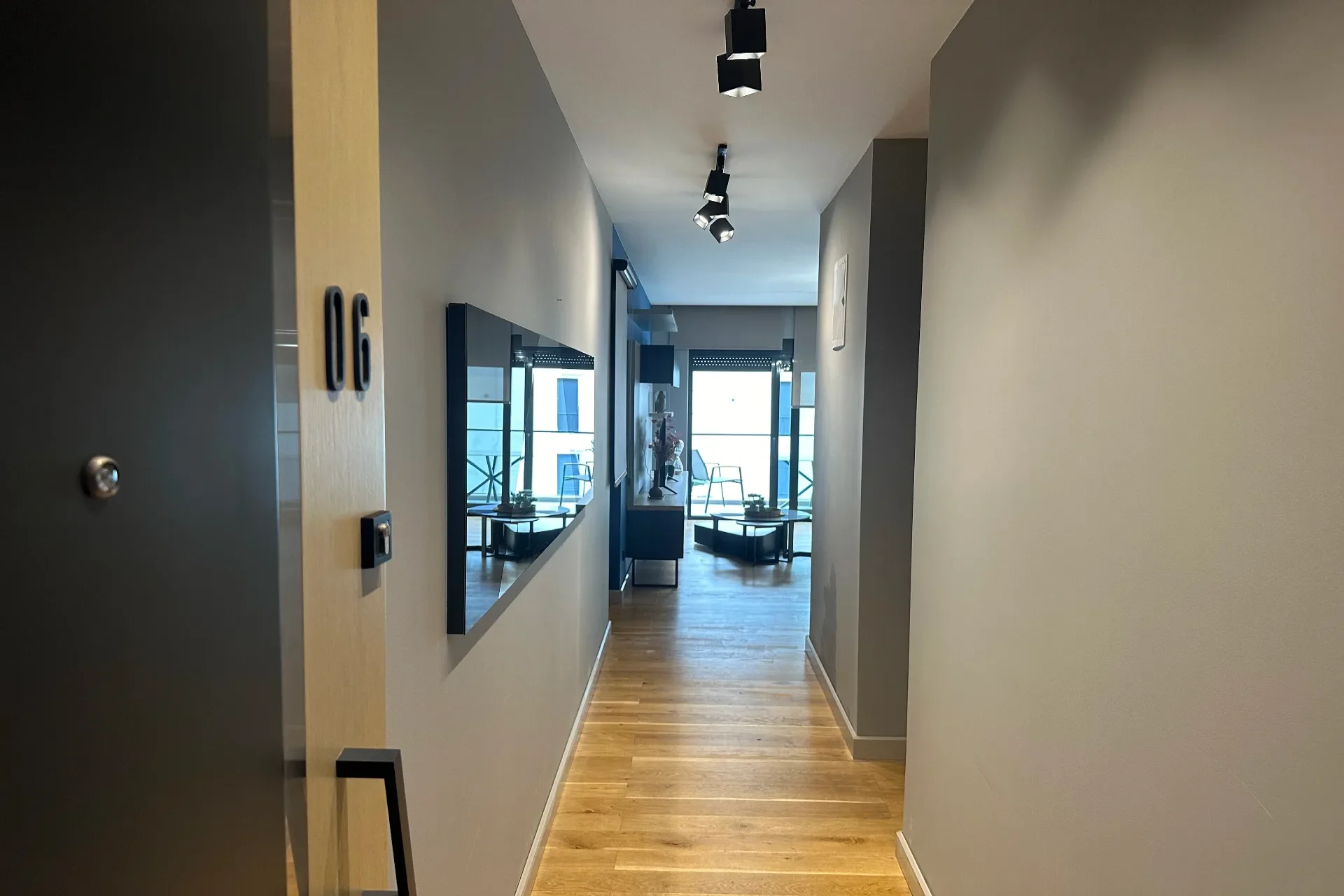 Tivat’ta Porto Montenegro’ya Yürüme Mesafesinde 2+1 Tam Mobilyalı Daire – 65,5 m²