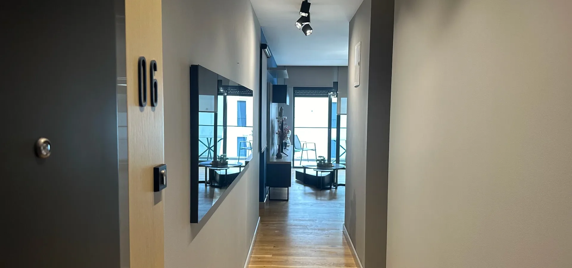 Tivat’ta Porto Montenegro’ya Yürüme Mesafesinde 2+1 Tam Mobilyalı Daire – 65,5 m²