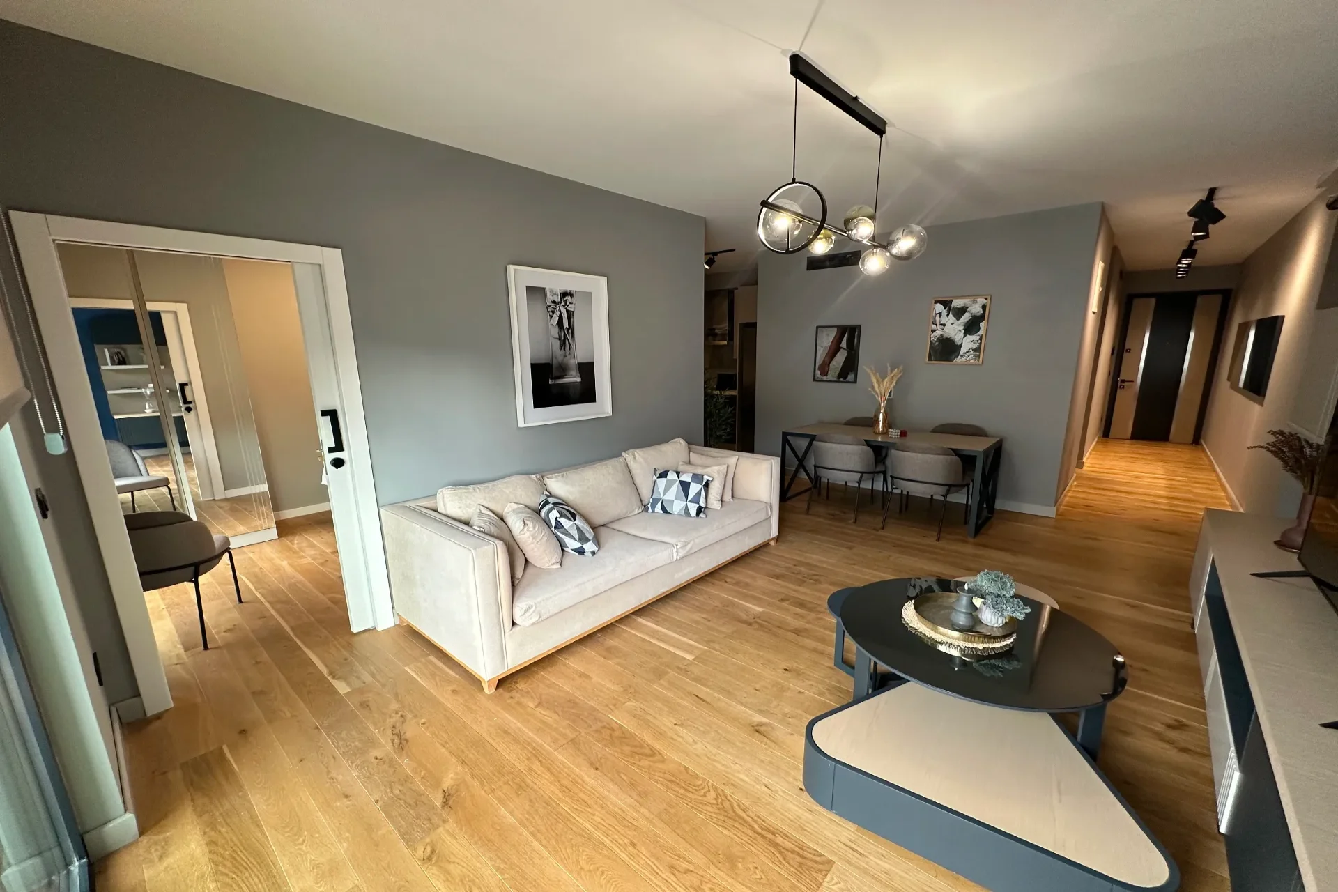 Tivat’ta Porto Montenegro’ya Yürüme Mesafesinde 2+1 Tam Mobilyalı Daire – 65,5 m²