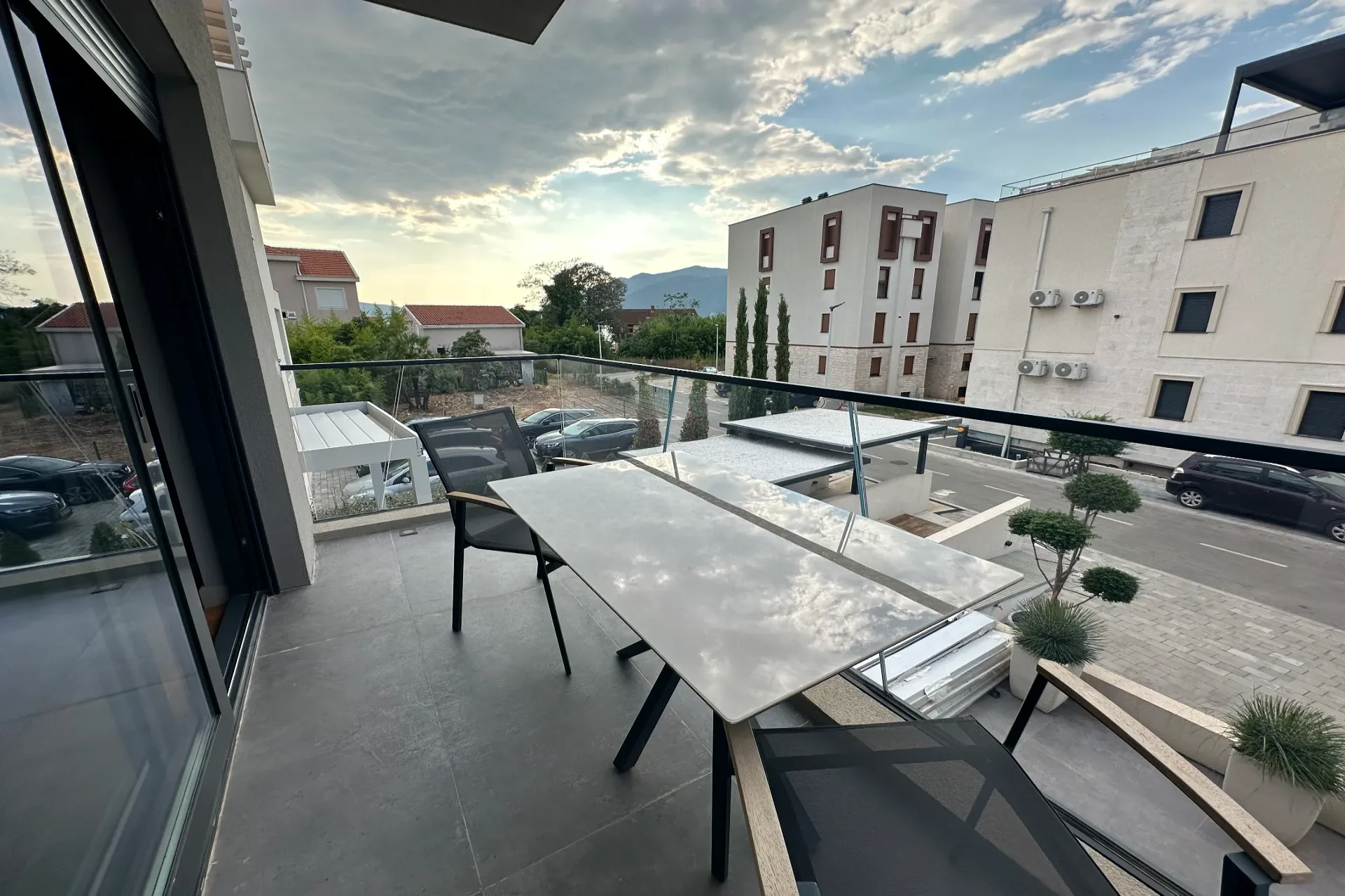 Tivat’ta Porto Montenegro’ya Yürüme Mesafesinde 2+1 Tam Mobilyalı Daire – 65,5 m²