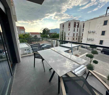 Tivat’ta Porto Montenegro’ya Yürüme Mesafesinde 2+1 Tam Mobilyalı Daire – 65,5 m²