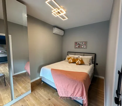 Tivat’ta Porto Montenegro’ya Yürüme Mesafesinde 2+1 Tam Mobilyalı Daire – 65,5 m²