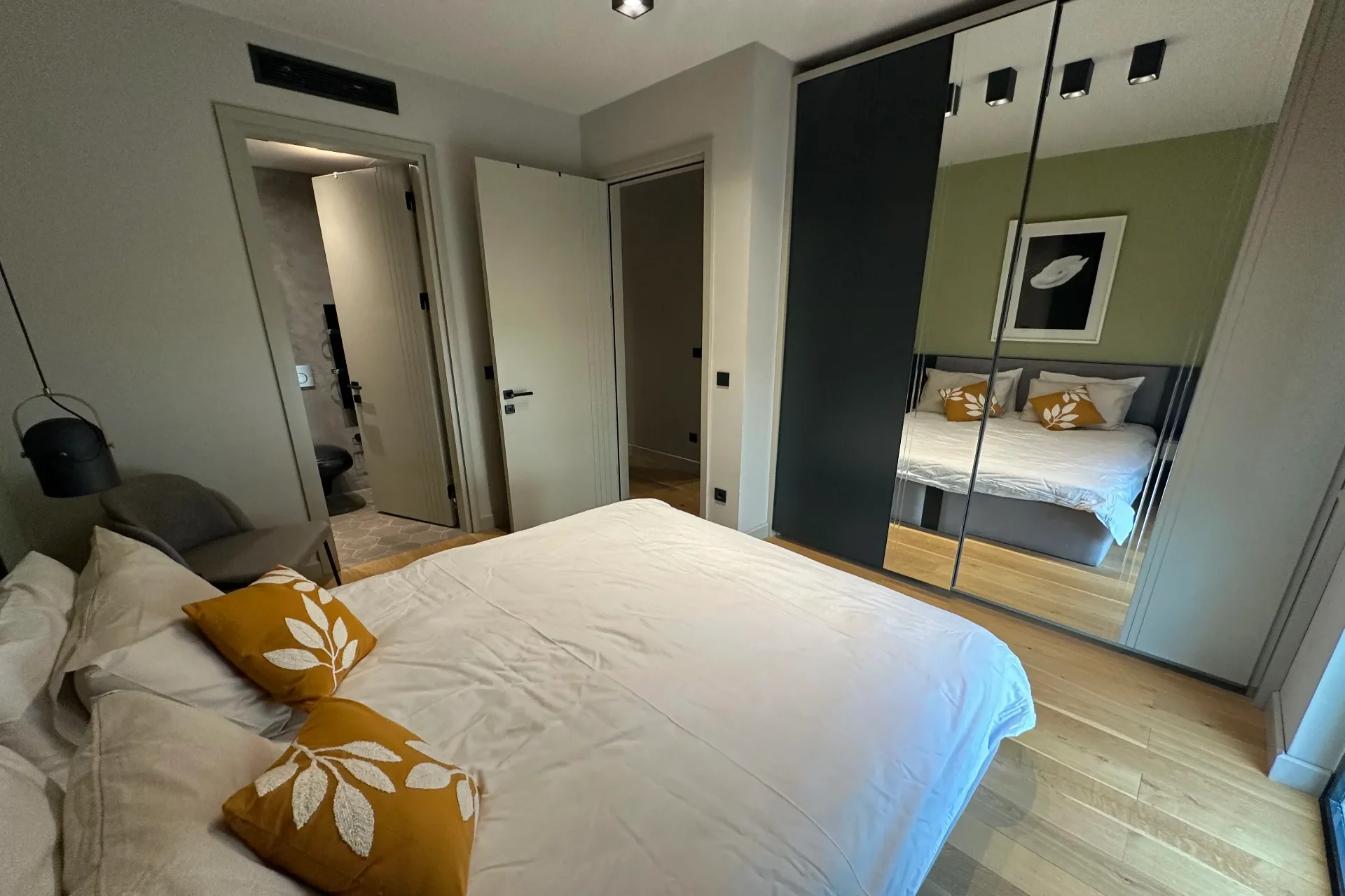 Tivat’ta Porto Montenegro’ya Yürüme Mesafesinde 2+1 Tam Mobilyalı Daire – 65,5 m²