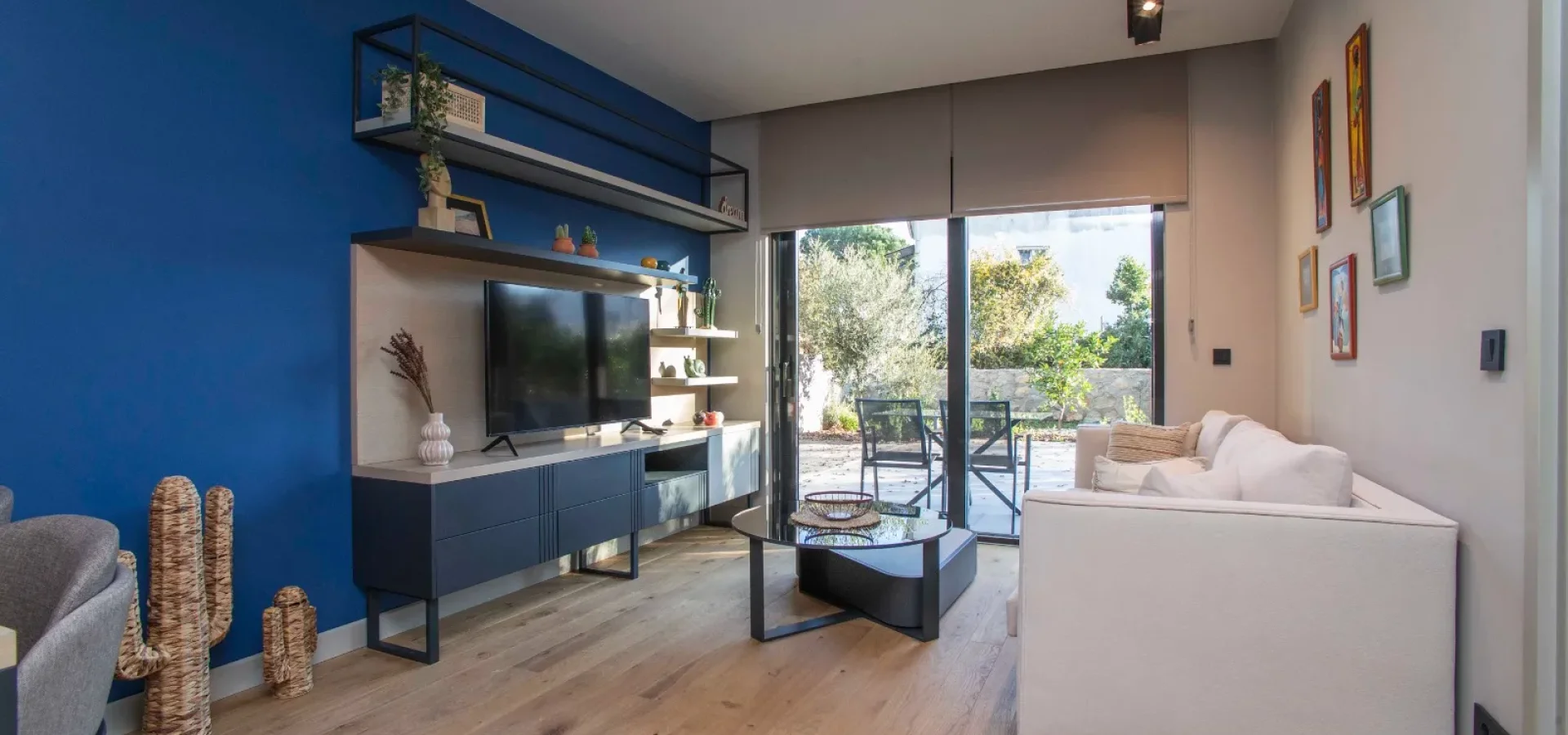 Tivat’ta Porto Montenegro’ya Yürüme Mesafesinde 1+1 Daire – 45 m² + 80 m² Teras