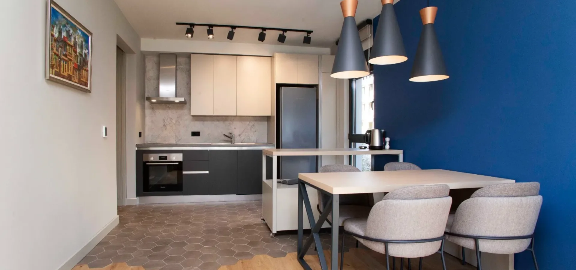 Tivat’ta Porto Montenegro’ya Yürüme Mesafesinde 1+1 Daire – 45 m² + 80 m² Teras