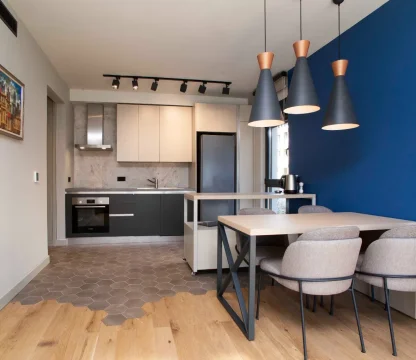 Tivat’ta Porto Montenegro’ya Yürüme Mesafesinde 1+1 Daire – 45 m² + 80 m² Teras