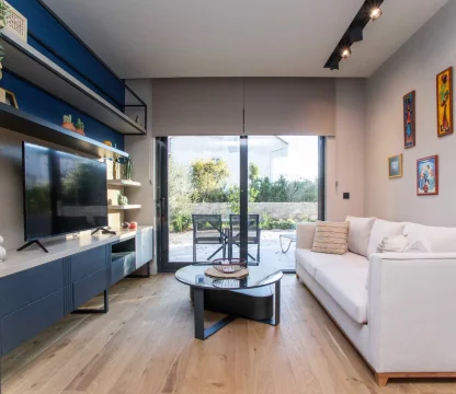 Tivat’ta Porto Montenegro’ya Yürüme Mesafesinde 1+1 Daire – 45 m² + 80 m² Teras