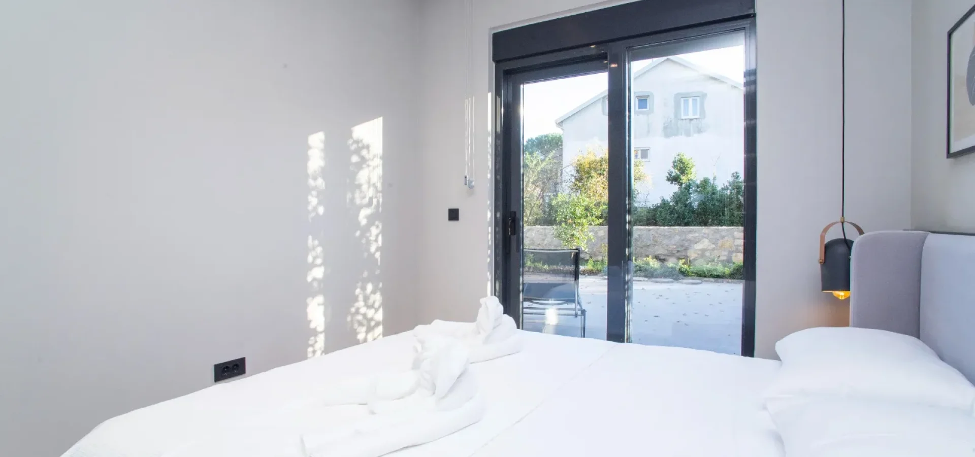 Tivat’ta Porto Montenegro’ya Yürüme Mesafesinde 1+1 Daire – 45 m² + 80 m² Teras