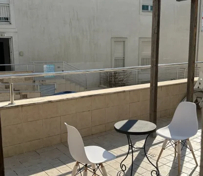 Kotor Dobrota’da Buena Vista’da Deniz ve Havuz Manzaralı 2+1 Daire