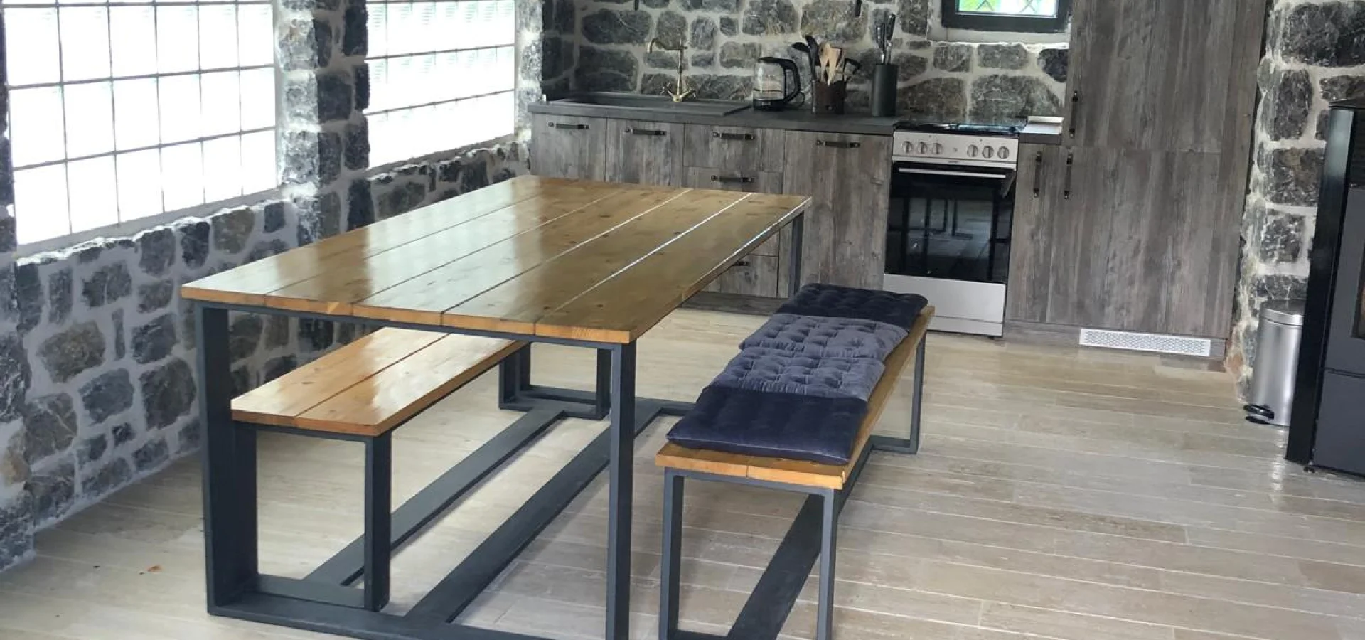  Kolaşin’de 3+1 dubleks 106 m2, ev bahçe 200 m2