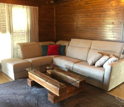  Kolaşin’de 3+1 dubleks 106 m2, ev bahçe 200 m2