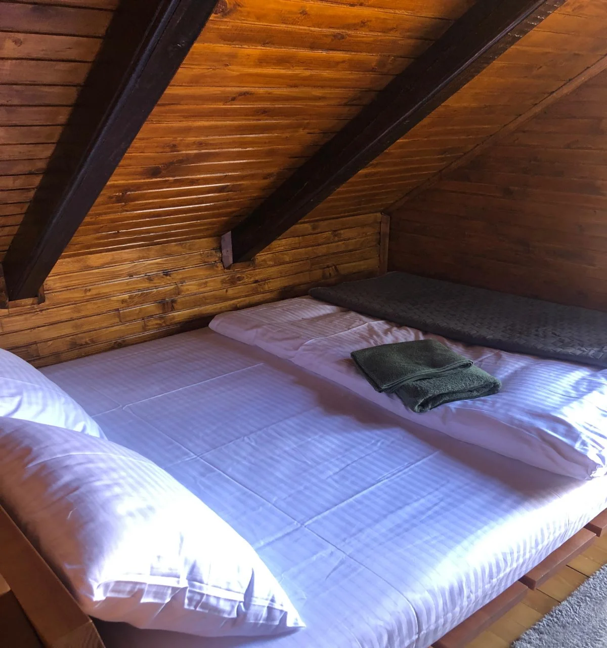  Kolaşin’de 3+1 dubleks 106 m2, ev bahçe 200 m2