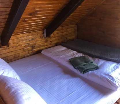  Kolaşin’de 3+1 dubleks 106 m2, ev bahçe 200 m2