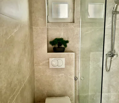 Kotor Dobrota’da Deniz Manzaralı 2+1 Daire – 69 m²