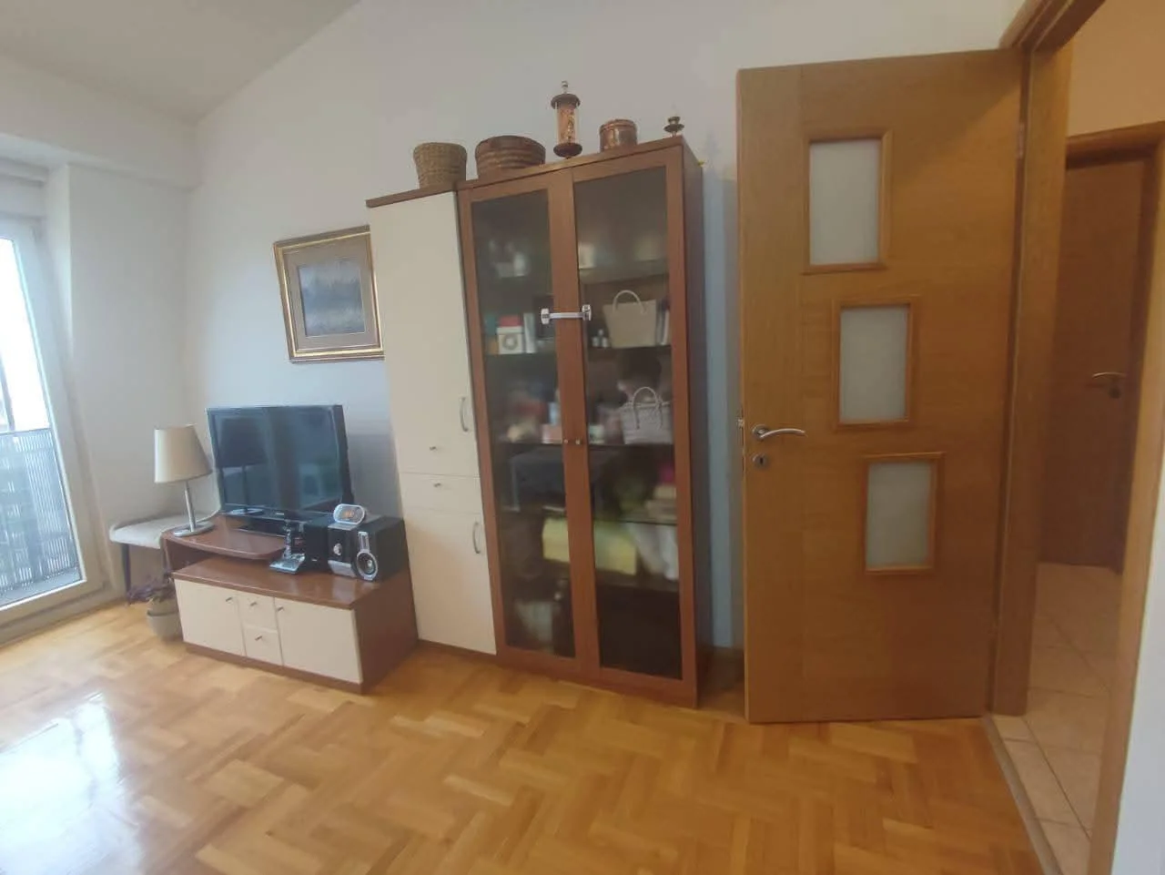 Podgorica Stari Aerodrom’da 1+1 Yarı Mobilyalı Daire – 43 m²