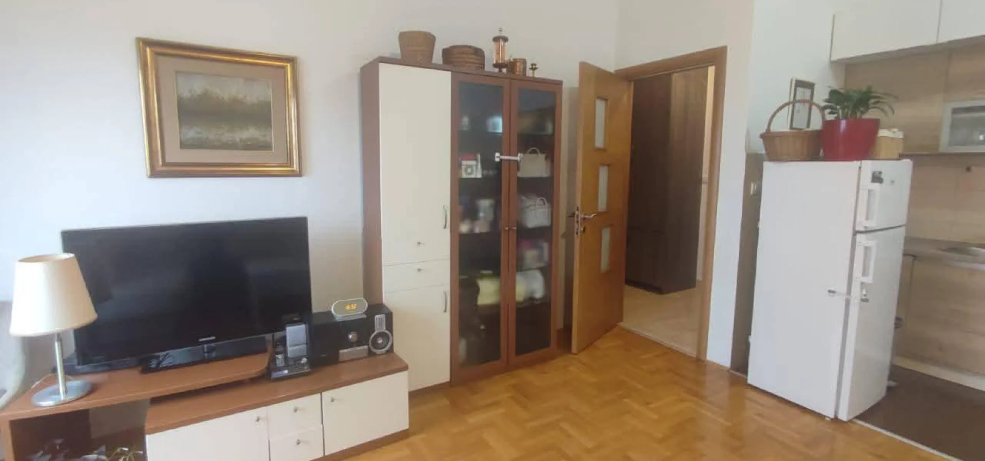 Podgorica Stari Aerodrom’da 1+1 Yarı Mobilyalı Daire – 43 m²