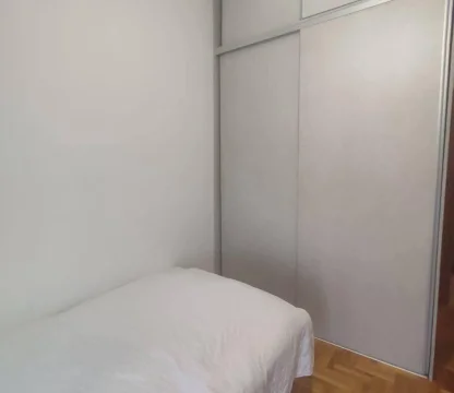 Podgorica Stari Aerodrom’da 1+1 Yarı Mobilyalı Daire – 43 m²