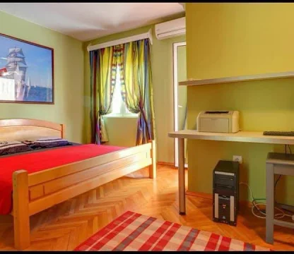 Budva da Özel havuzlu   2 + 1  Müstakil ev