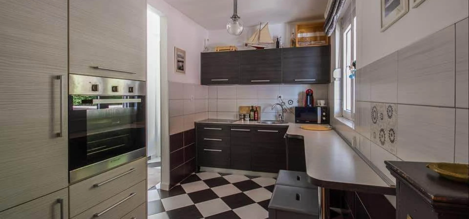 Budva da Özel havuzlu   2 + 1  Müstakil ev