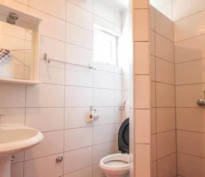 Budva da Özel havuzlu   2 + 1  Müstakil ev