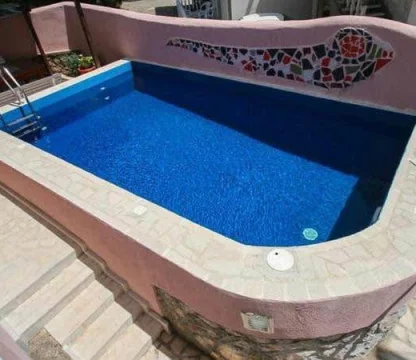 Budva da Özel havuzlu   2 + 1  Müstakil ev