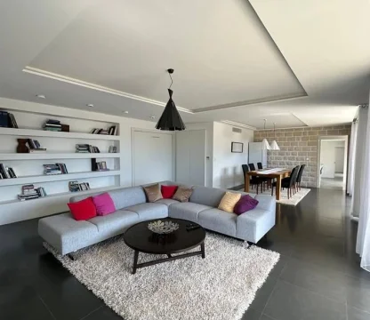 Kiralık beciçi de konforlu  Geniş Villa 