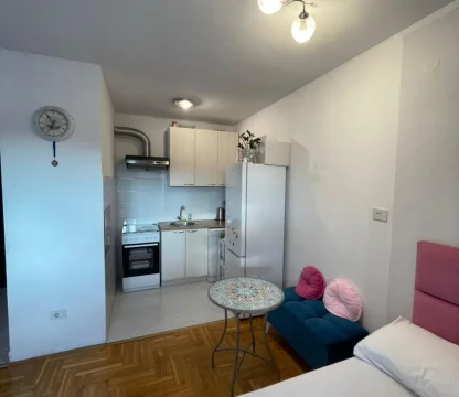  podgorica da 2+1 otoparklı 70 m2 daire