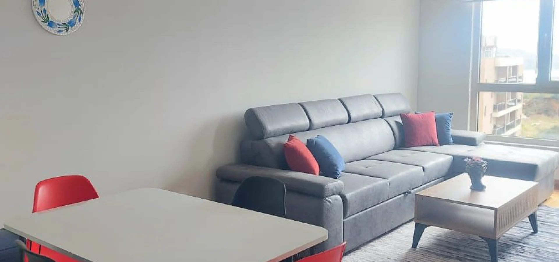 Beciçi de 1+1 Yıllık kiralık  daire deniz manzaralı