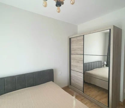 Beciçi de 1+1 Yıllık kiralık  daire deniz manzaralı