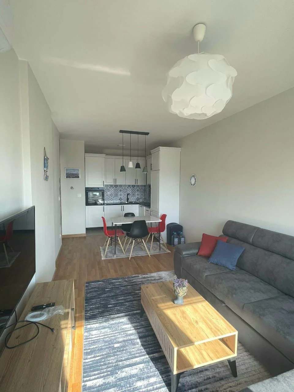 Beciçi de 1+1 Yıllık kiralık  daire deniz manzaralı