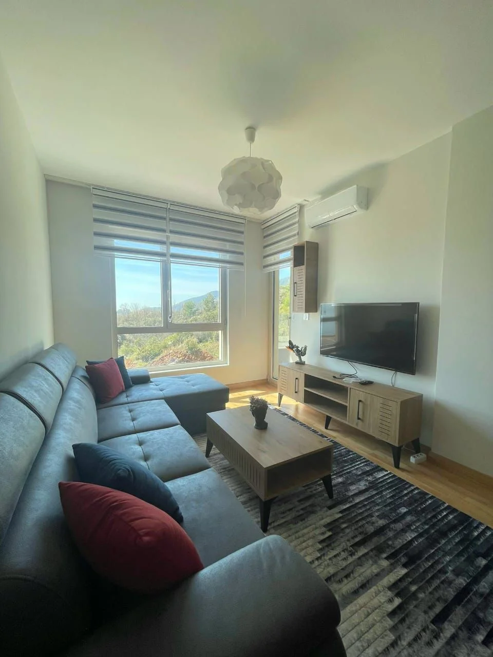 Beciçi de 1+1 Yıllık kiralık  daire deniz manzaralı