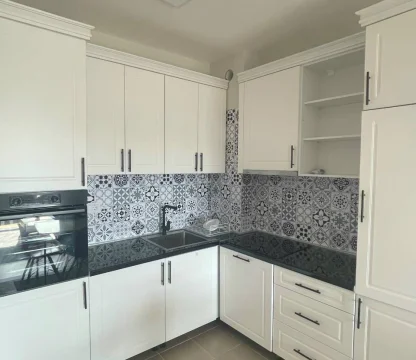 Beciçi de 1+1 Yıllık kiralık  daire deniz manzaralı