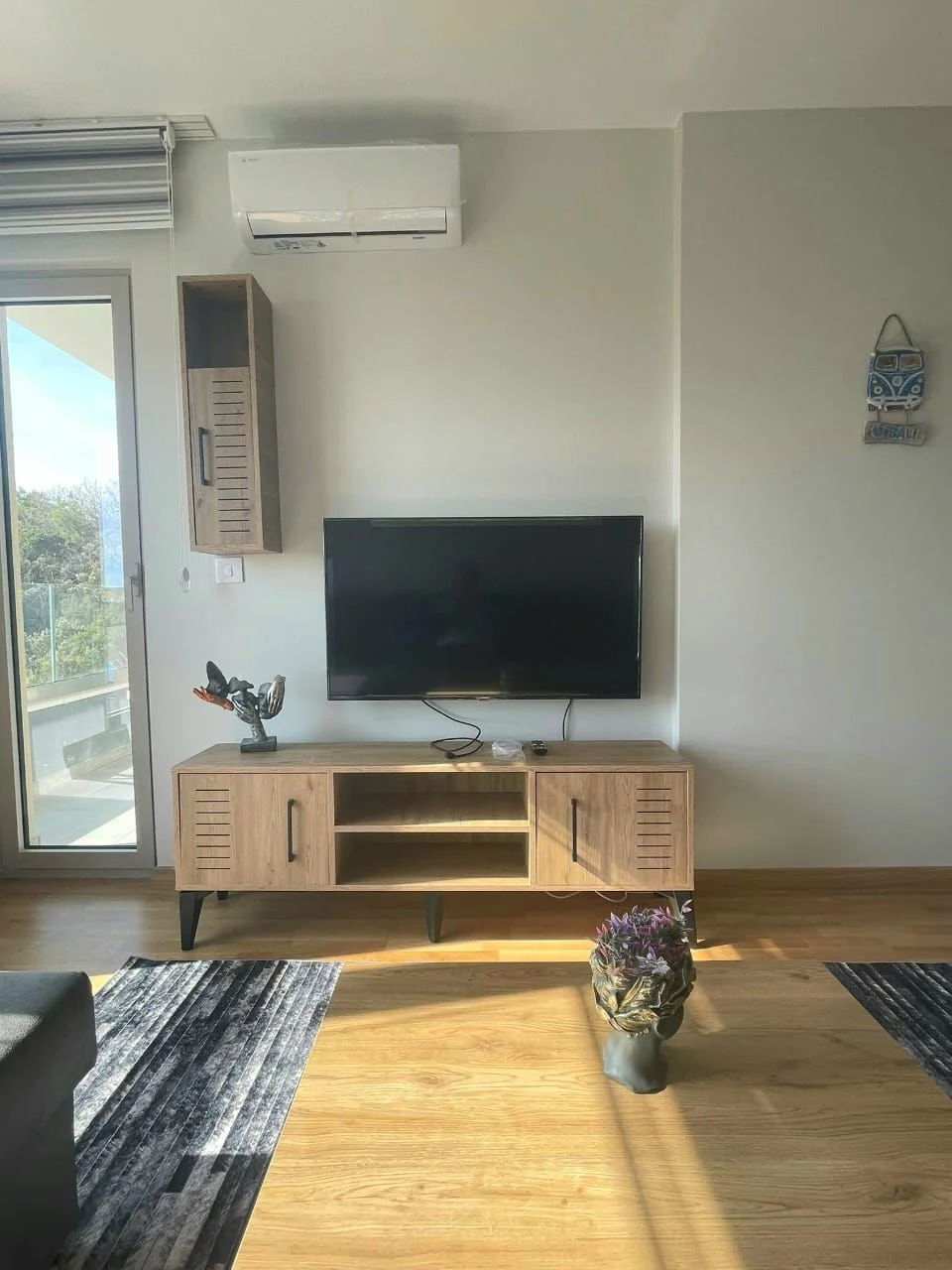 Beciçi de 1+1 Yıllık kiralık  daire deniz manzaralı