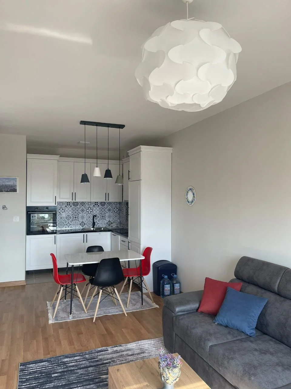 Beciçi de 1+1 Yıllık kiralık  daire deniz manzaralı