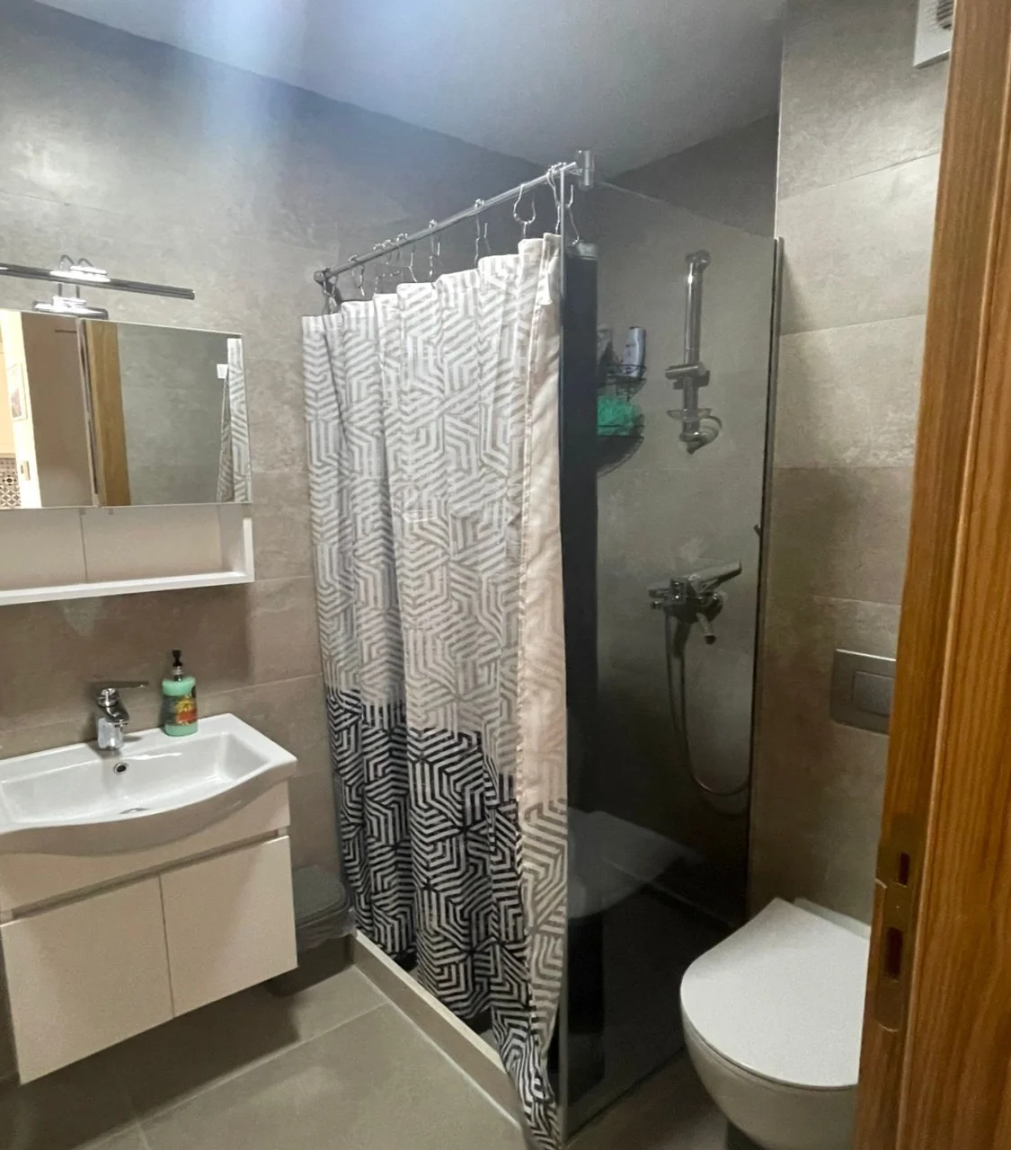 Beciçi de 1+1 Yıllık kiralık  daire deniz manzaralı