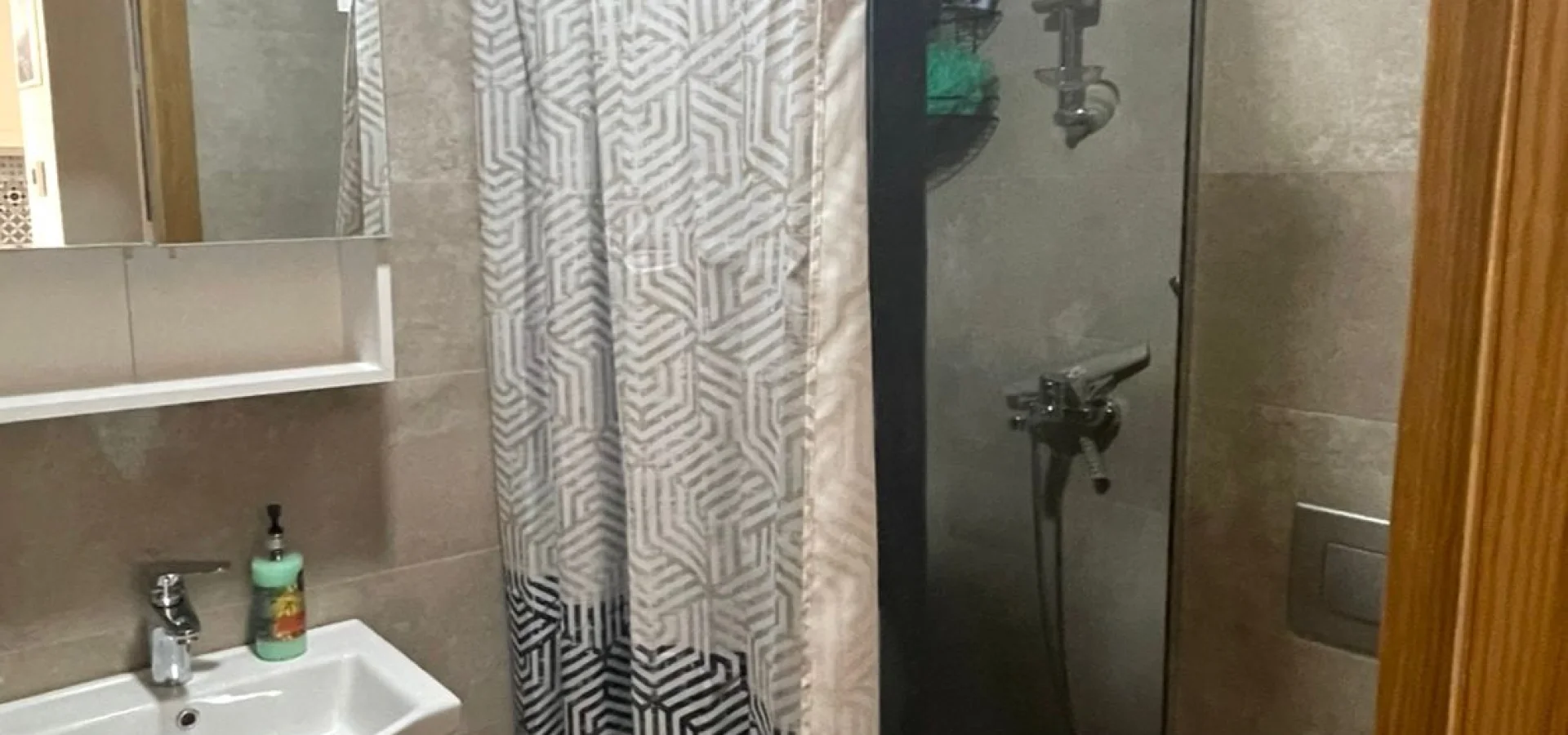 Beciçi de 1+1 Yıllık kiralık  daire deniz manzaralı