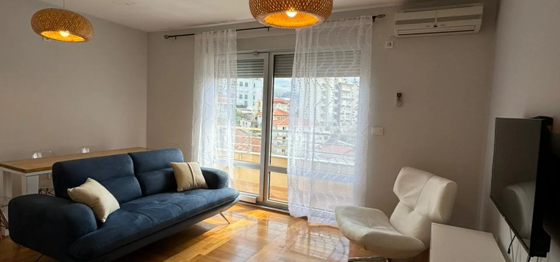 Beciçi de Splendid otelin karşısında 1+1 kiralık daire