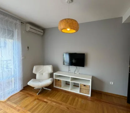 Beciçi de Splendid otelin karşısında 1+1 kiralık daire