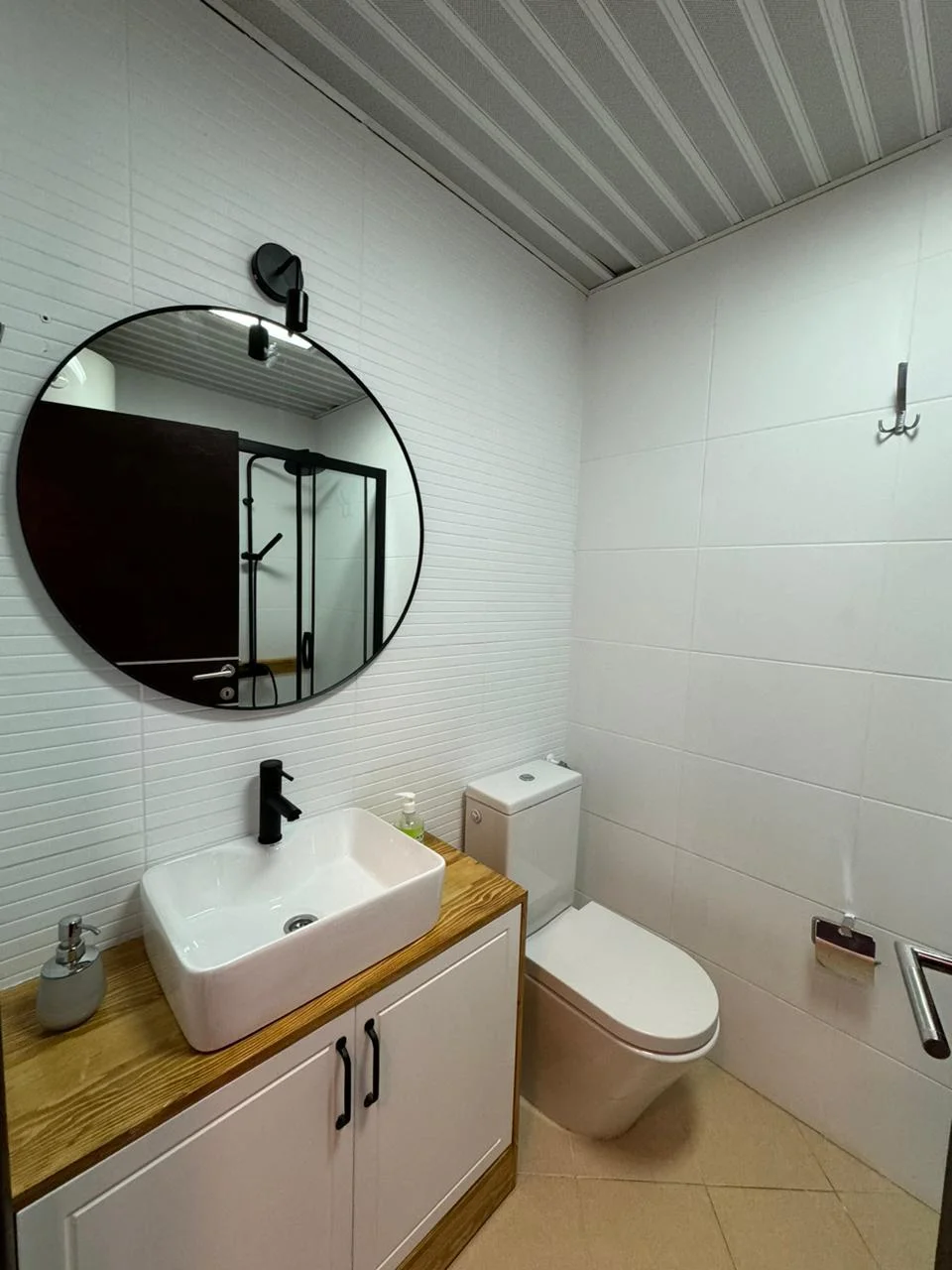 Beciçi de Splendid otelin karşısında 1+1 kiralık daire