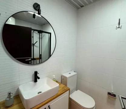 Beciçi de Splendid otelin karşısında 1+1 kiralık daire