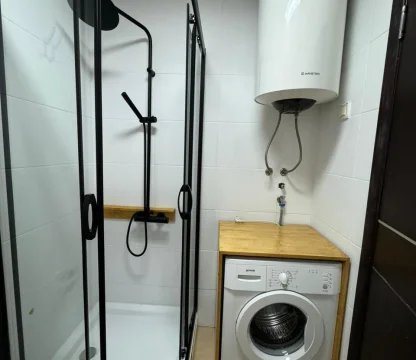 Beciçi de Splendid otelin karşısında 1+1 kiralık daire