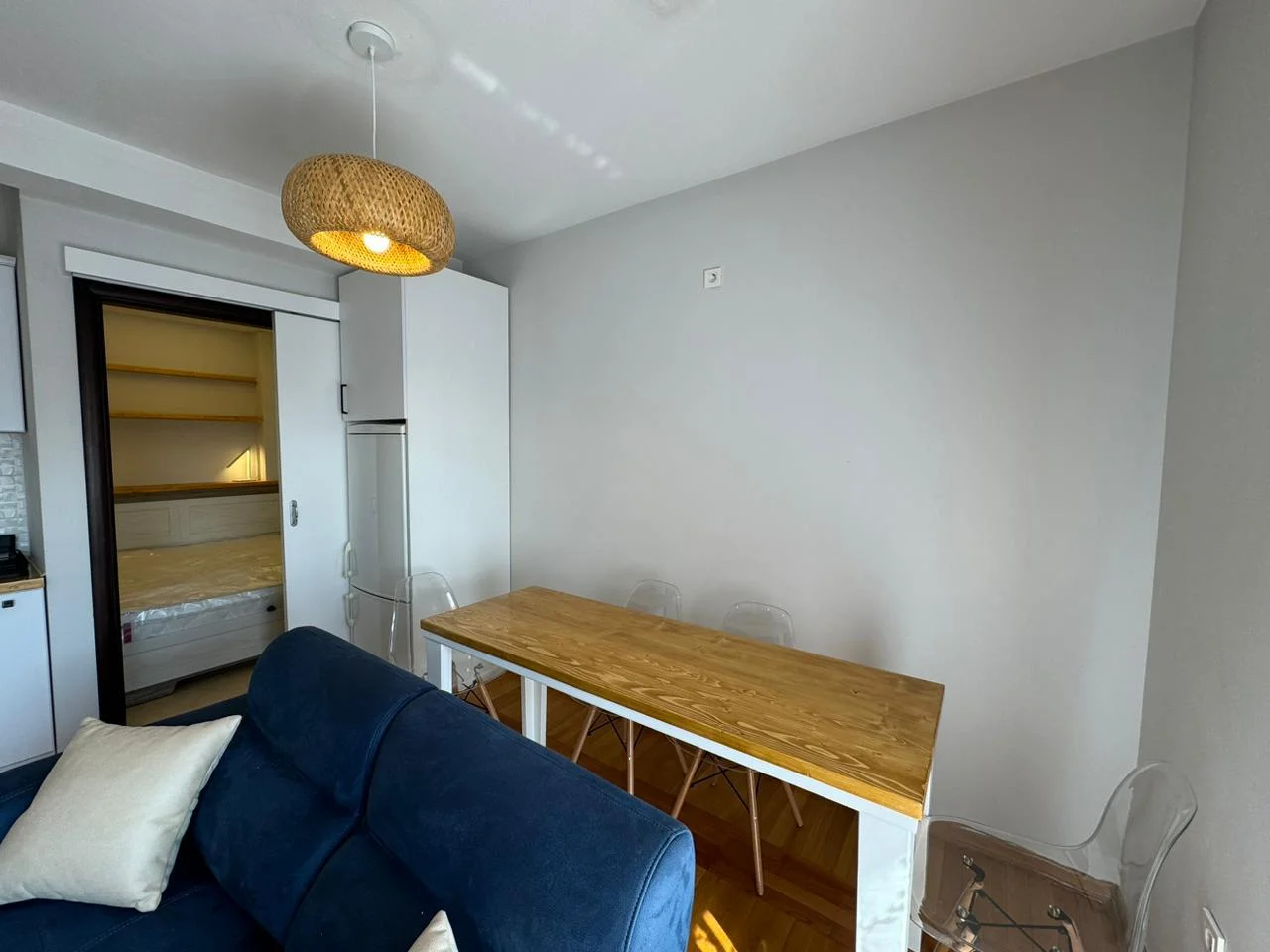 Beciçi de Splendid otelin karşısında 1+1 kiralık daire