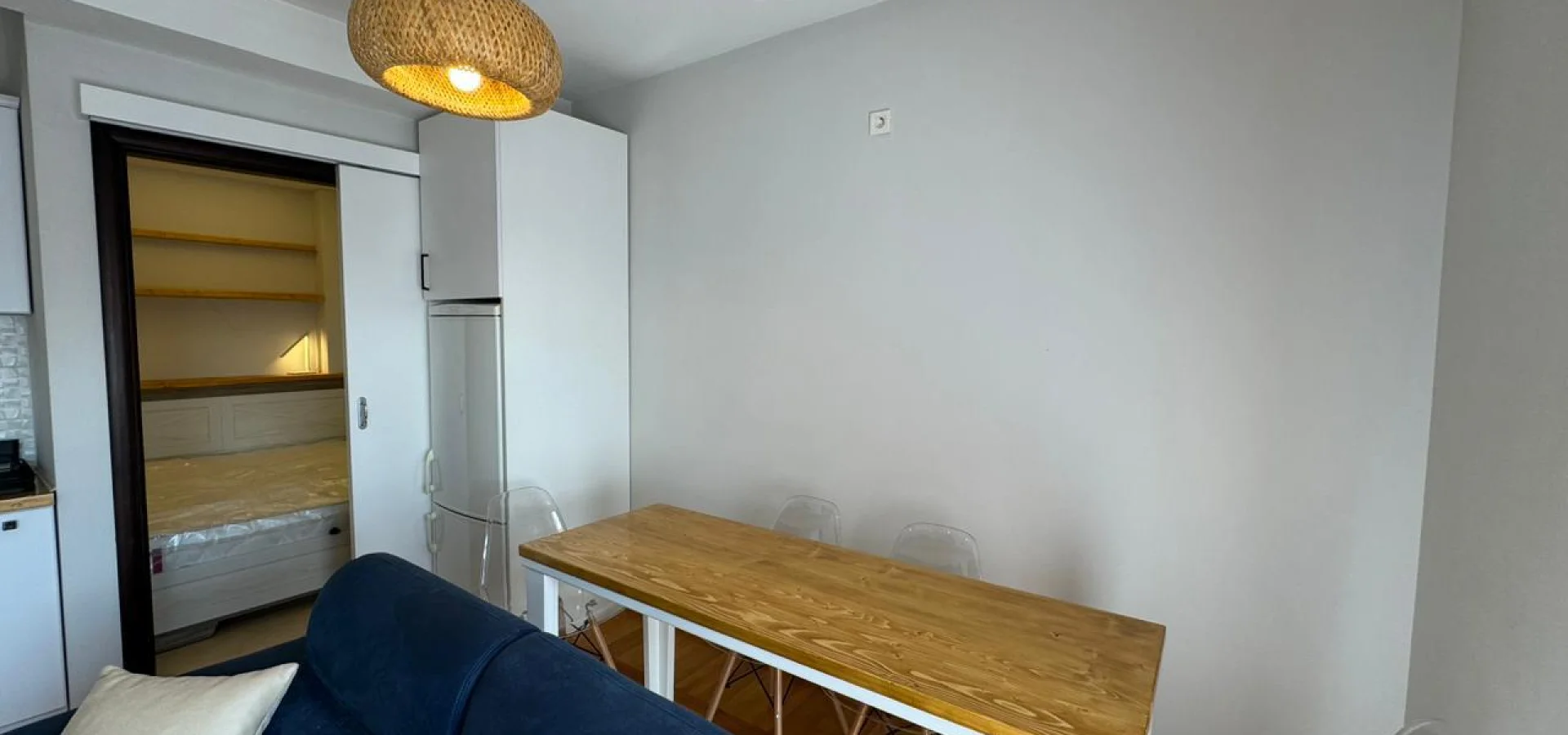 Beciçi de Splendid otelin karşısında 1+1 kiralık daire