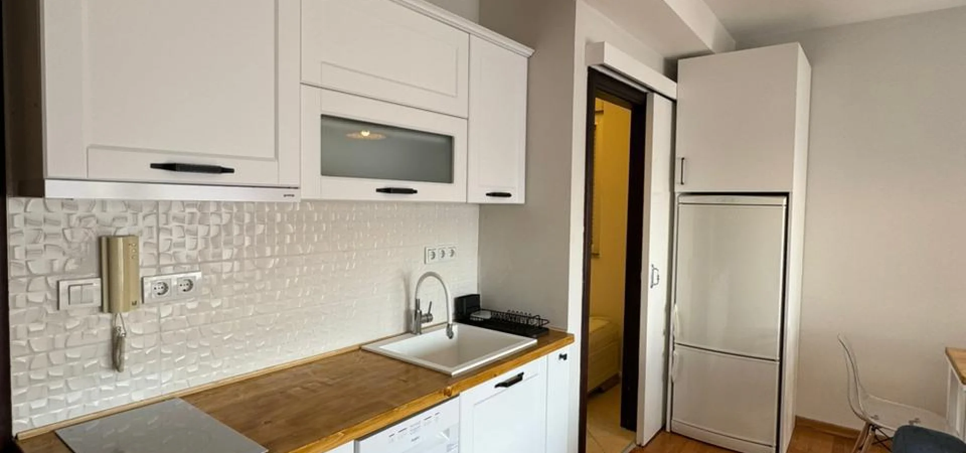 Beciçi de Splendid otelin karşısında 1+1 kiralık daire