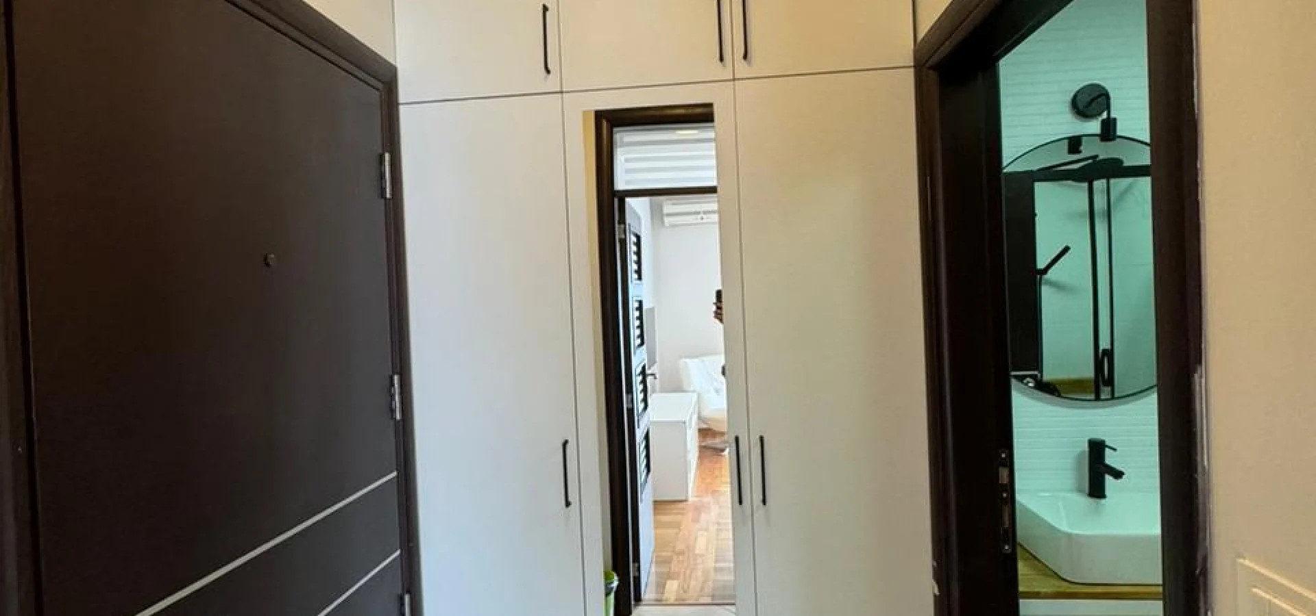 Beciçi de Splendid otelin karşısında 1+1 kiralık daire