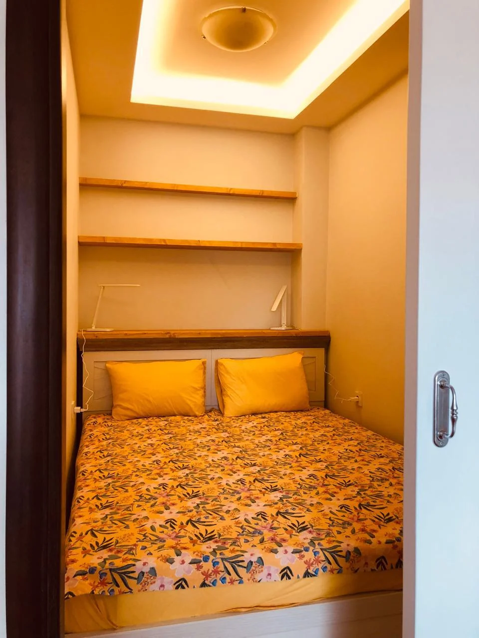 Beciçi de Splendid otelin karşısında 1+1 kiralık daire