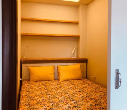 Beciçi de Splendid otelin karşısında 1+1 kiralık daire