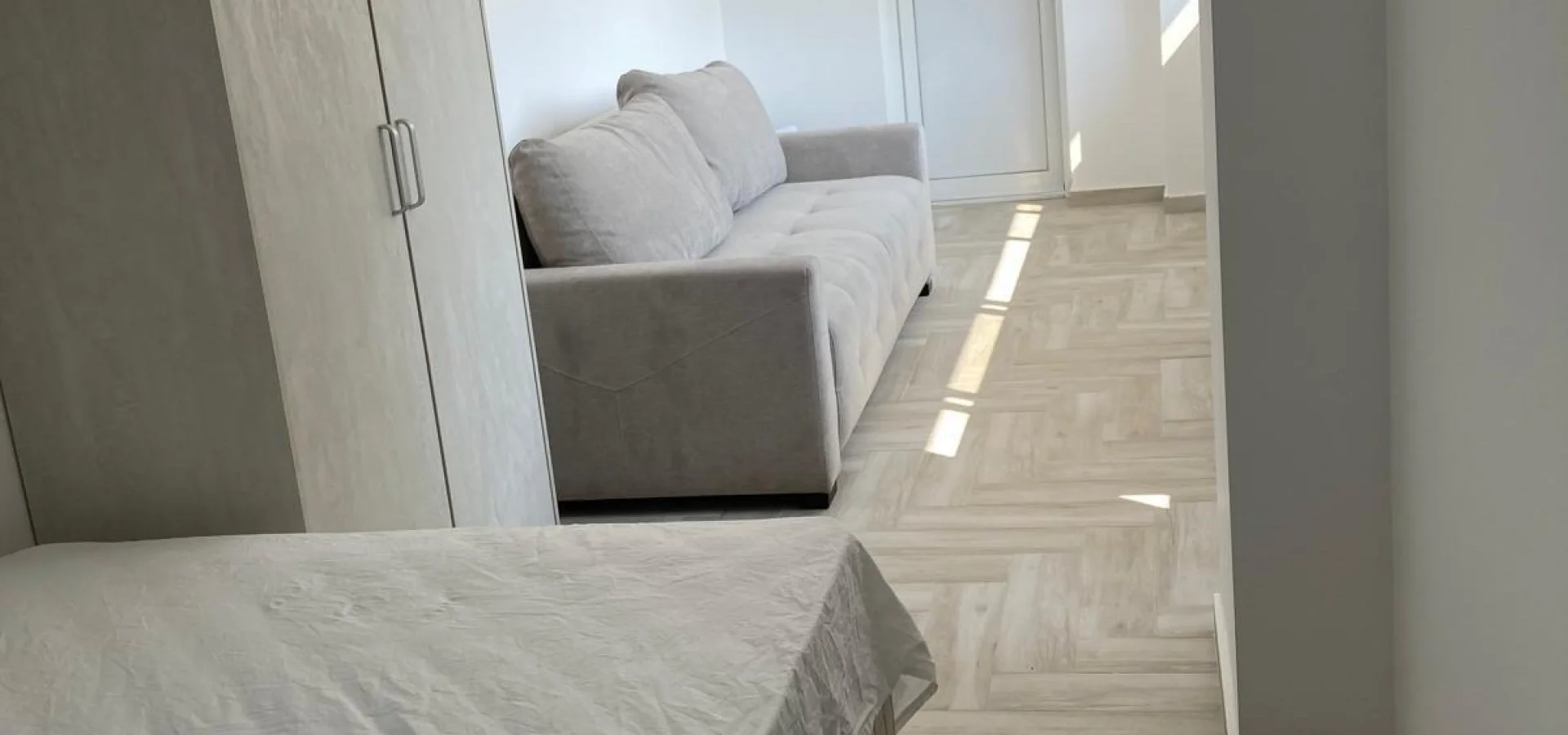 kotor dobrotada 1+0 studyo daıre satılık  otopark  ile