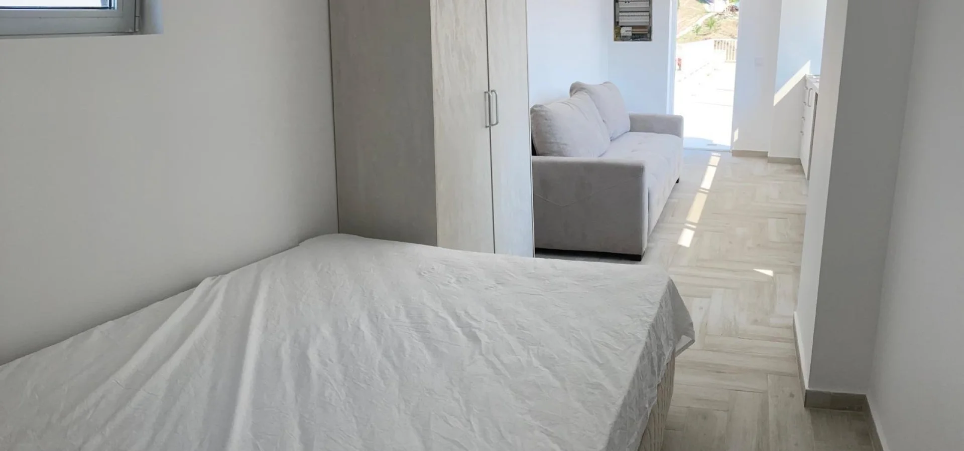 kotor dobrotada 1+0 studyo daıre satılık  otopark  ile