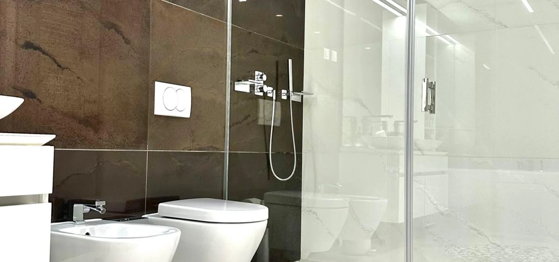 Dukley Gardens’ta Deniz Manzaralı Lüks Zemin Kat 2+1 Daire – 159 m²